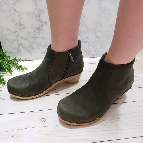 dansko maria olive